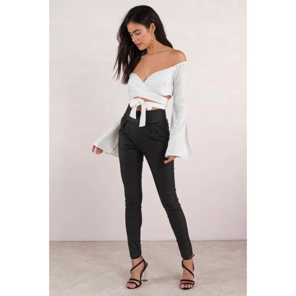 TOBI KNOCK IT CROP TOP - WHITE SIZE S - Picture 2 of 4
